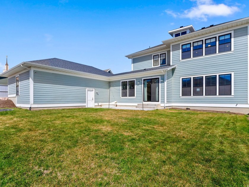 SELLER is OFFERING $8,000 toward CLOSING COSTS when you use our - photo 37