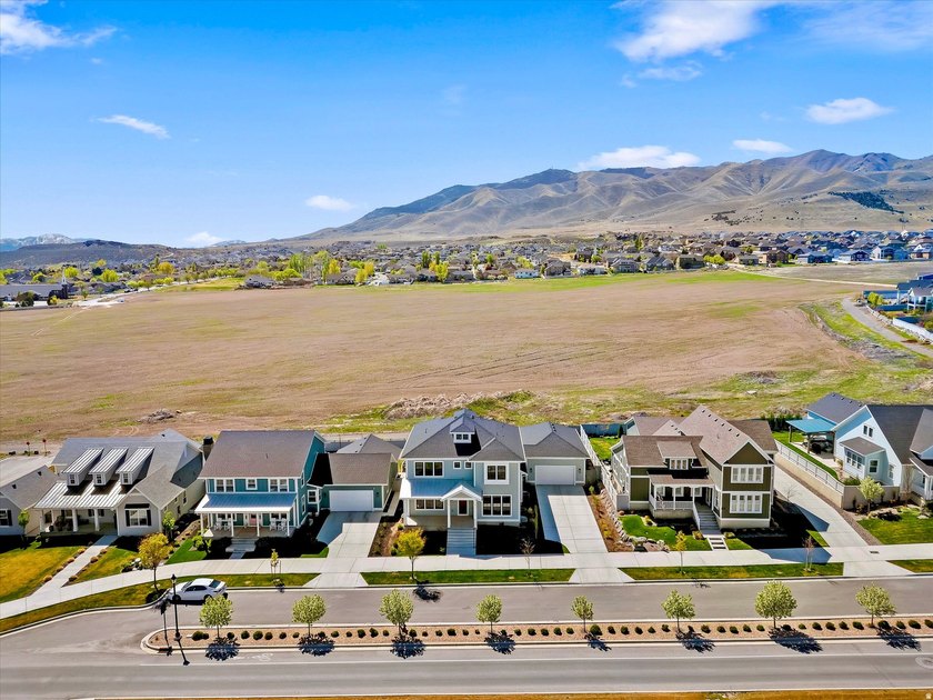 SELLER is OFFERING $8,000 toward CLOSING COSTS when you use our - photo 39