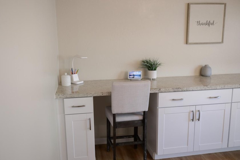 Beautifully updated custom home with breathtaking valley and - photo 41