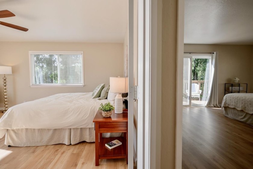 Beautifully updated custom home with breathtaking valley and - photo 50