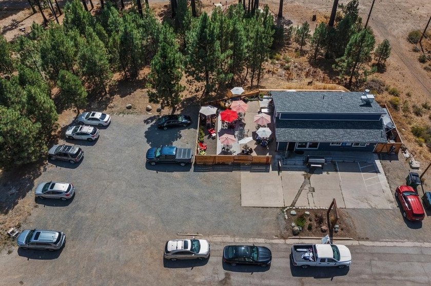 The successful Headwaters Bistro &amp; Deli is for sale! This is a - photo 9