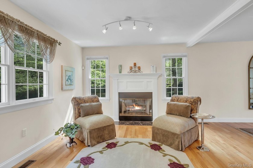 Welcome To This Spacious &amp; Well-Maintained Idle Hour Colonial - photo 7