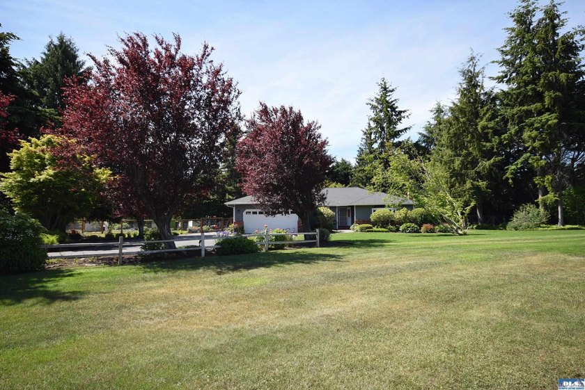 Experience the perfect blend of privacy, luxury, and outdoor - photo 2