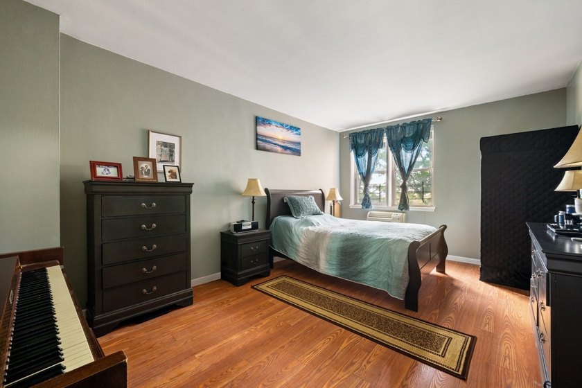 Welcome to Apartment 3F at 5800 Arlington Avenue, a bright and - photo 6