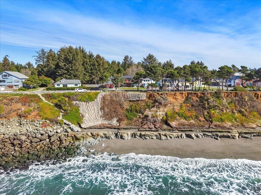 Live just steps from the ocean in the thoughtfully built - photo 36