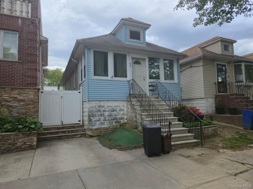 Charming two bedroom, one bath home featuring bright living - photo 2