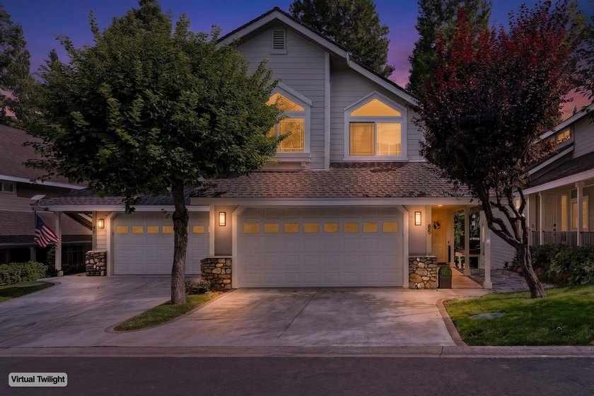 Experience mountain-lake living at its finest in this - photo 2