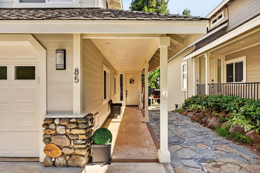 Experience mountain-lake living at its finest in this - photo 4