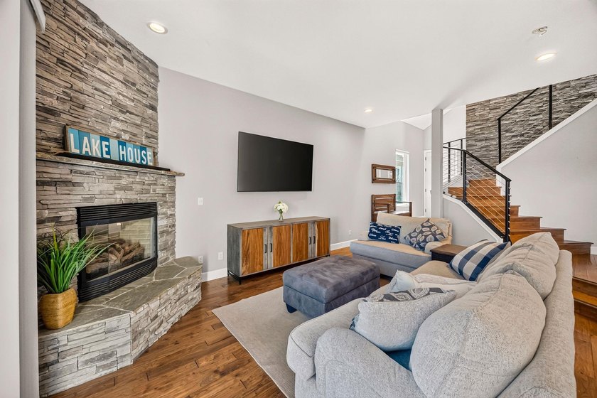 Experience mountain-lake living at its finest in this - photo 9