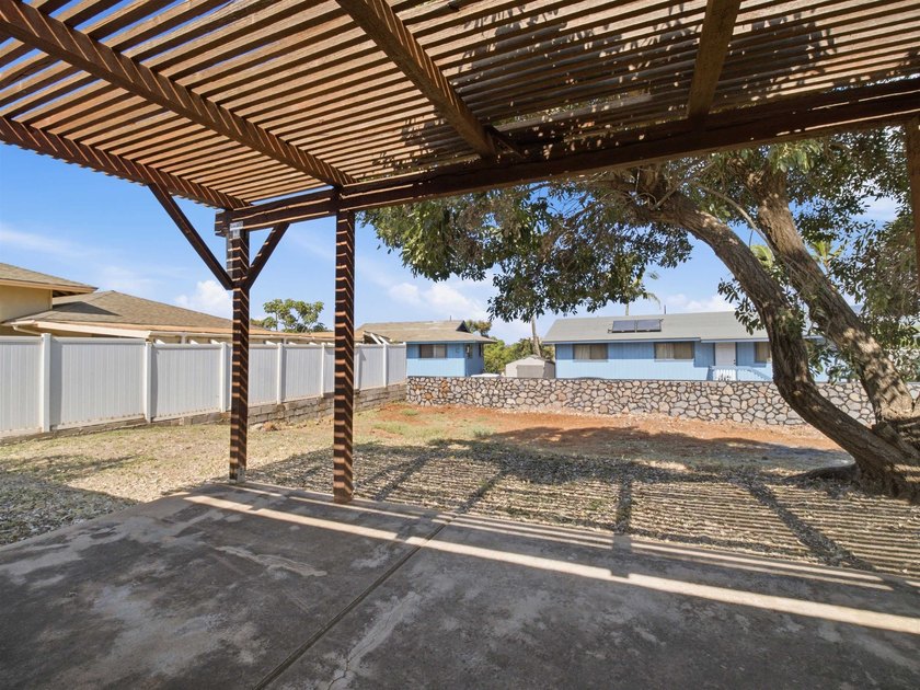 Tucked into a convenient and desirable North Kihei location - photo 18