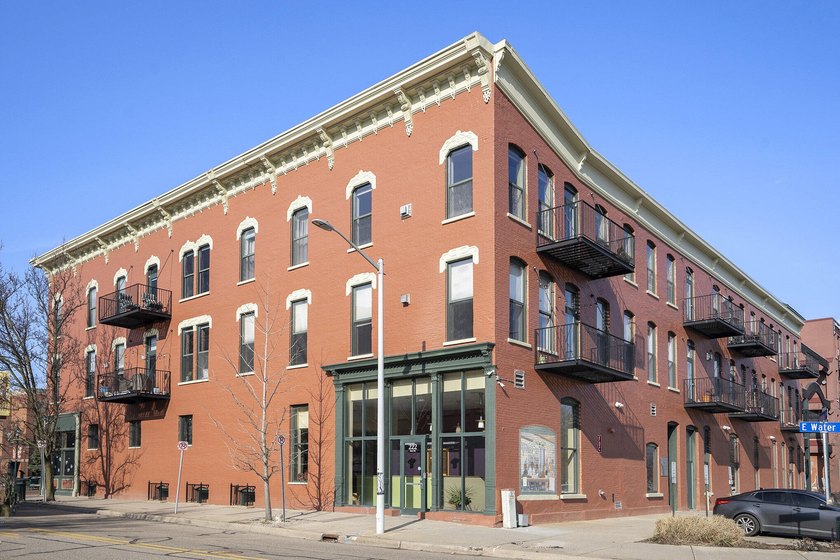 Welcome to Arcadia Condominiums! Located in the heart of - photo 31
