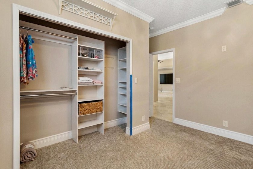 Welcome to this beautifully maintained **5-bedroom, 3.5-bath - photo 40
