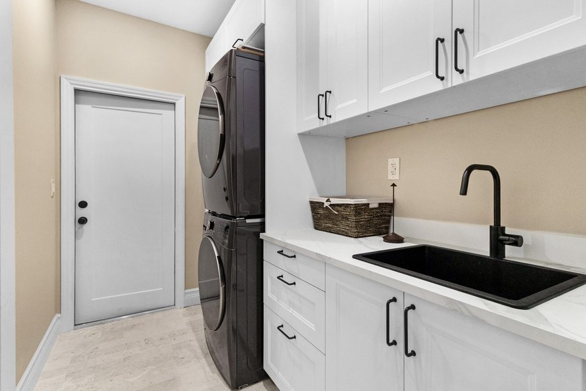 Welcome to this beautifully maintained **5-bedroom, 3.5-bath - photo 41