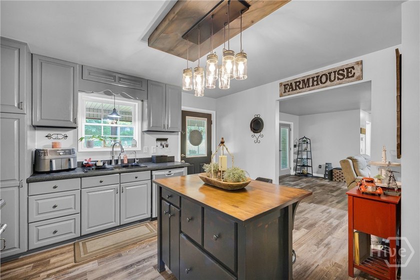 Looking for peaceful country living with room to spread out? - photo 13