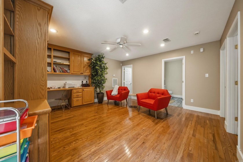 Welcome to this spectacular 5 Bedroom, 3.5 Bath custom home - photo 33