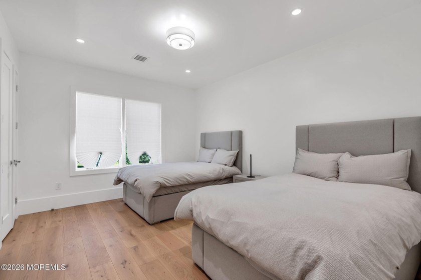 Prestigious New Construction in Long Branch with room for a pool - photo 33