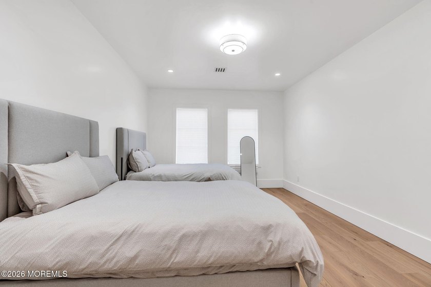 Prestigious New Construction in Long Branch with room for a pool - photo 42