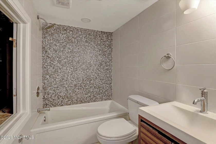 Prestigious New Construction in Long Branch with room for a pool - photo 46