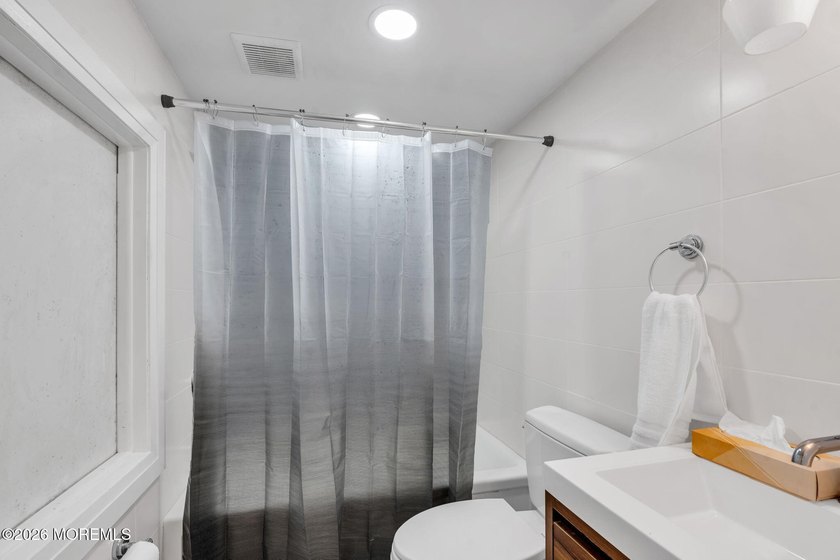 Prestigious New Construction in Long Branch with room for a pool - photo 50