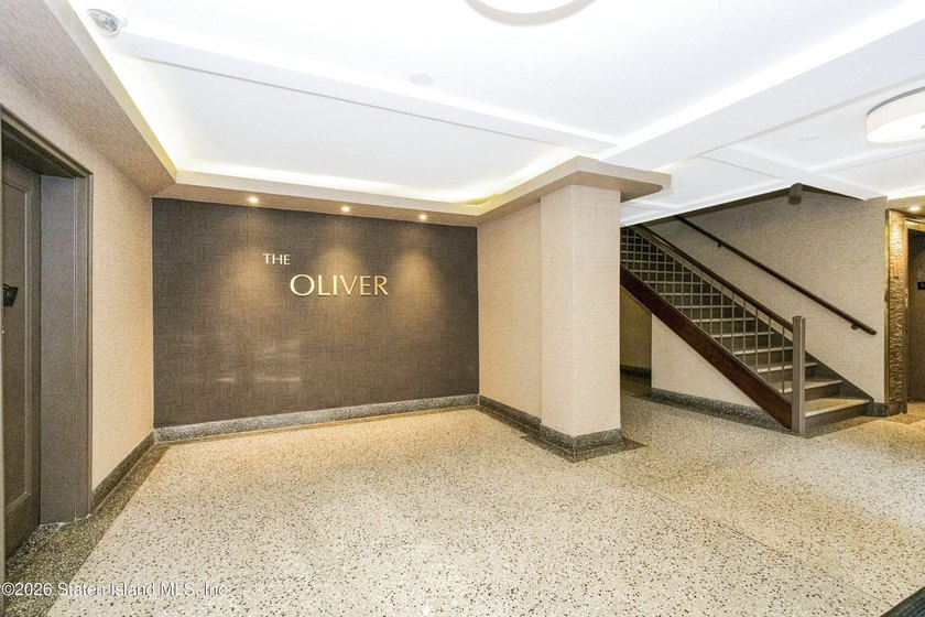 Gorgeous One Bedroom Co-Op nestled in the Kings Oliver, one of - photo 4