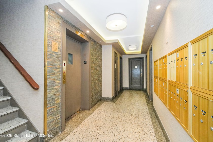 Gorgeous One Bedroom Co-Op nestled in the Kings Oliver, one of - photo 5