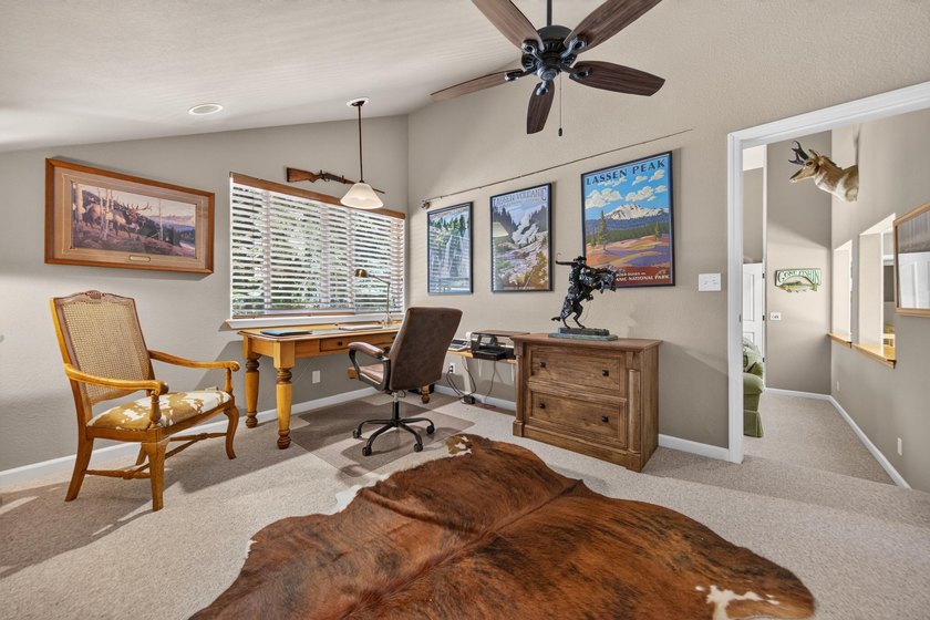 This impeccably maintained Lake Almanor West home has been - photo 9