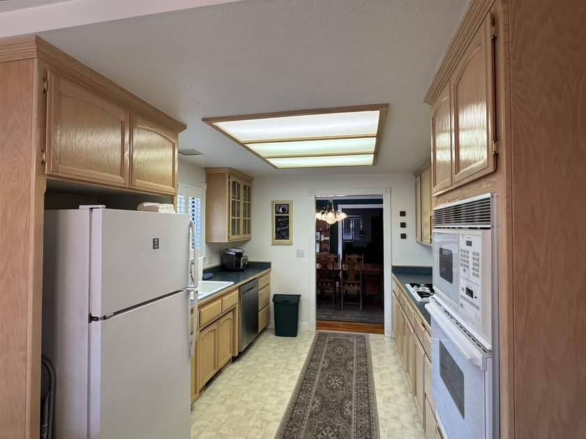 Discover the perfect blend of space, comfort, and versatility in - photo 4