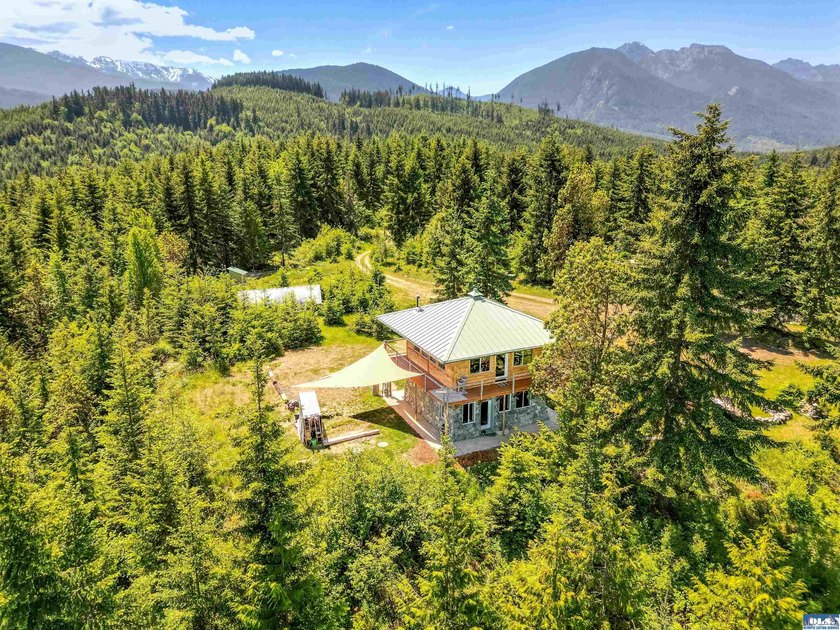 This unbelievable property presents a once-in-a-lifetime - photo 5