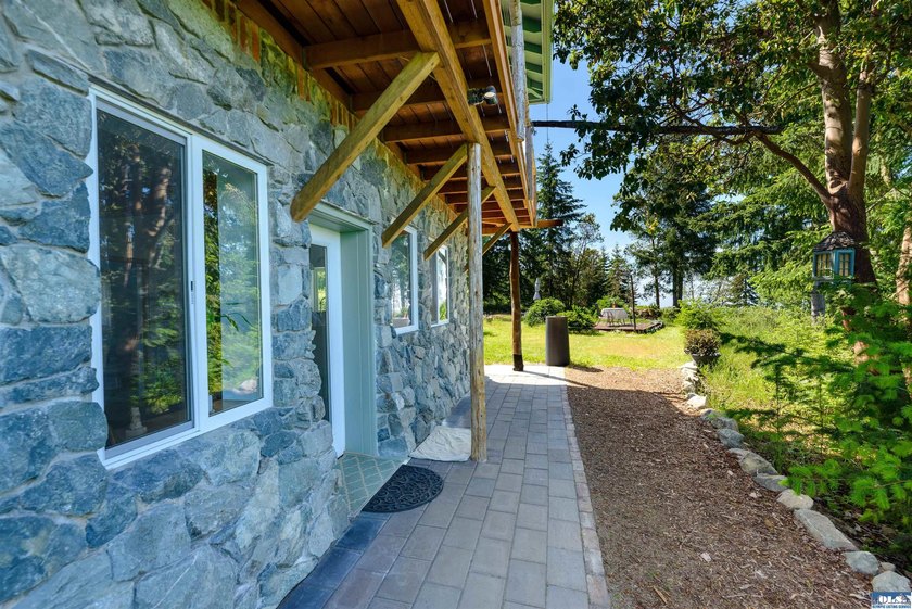 This unbelievable property presents a once-in-a-lifetime - photo 8
