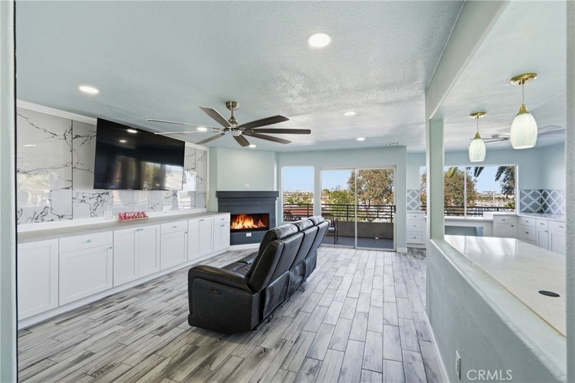 Completely remodeled from top to bottom, this stunning - photo 16