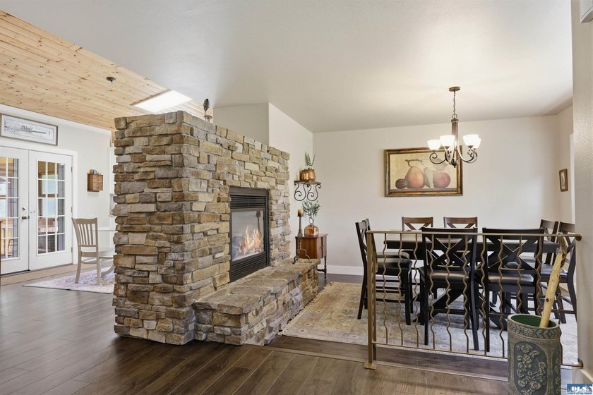 Immaculate and move-in ready, this stunning single-story home - photo 7