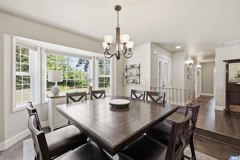 Immaculate and move-in ready, this stunning single-story home - photo 8