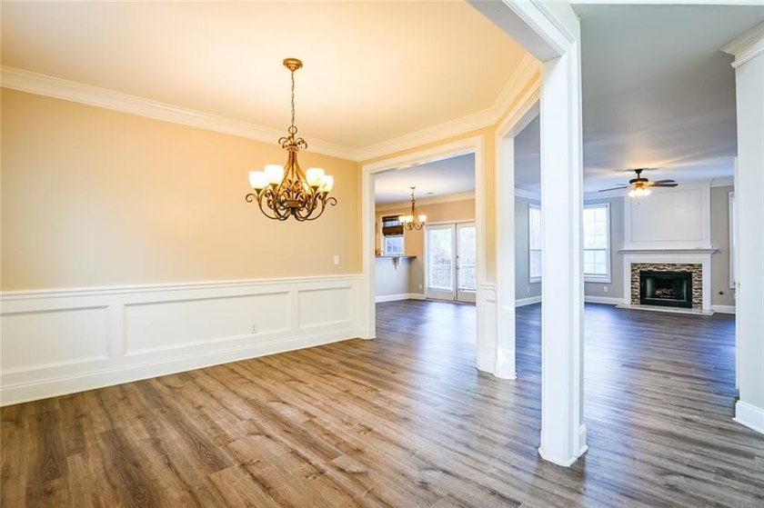 Wow, wow, wow! Experience this charming 6-bed and 3.5-bath - photo 7