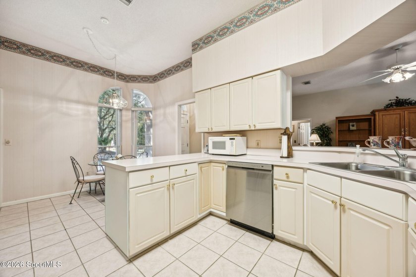 Discover comfortable coastal living in Osprey Cove, one of - photo 10