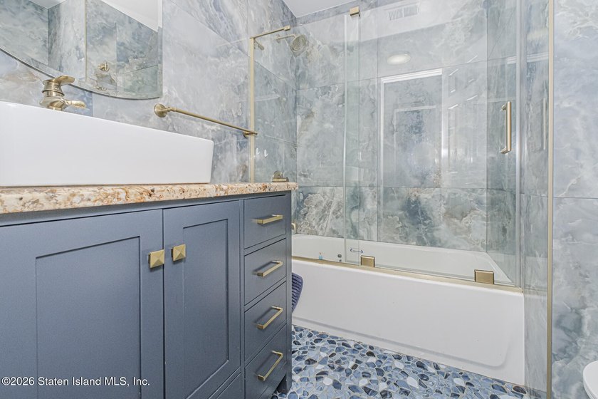 Newly Renovated 3-Bedroom Townhouse in the Heart of Mariners - photo 10