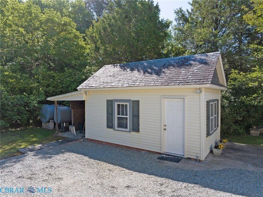 Historic house with modern upgrades in the heart of Mathews - photo 9