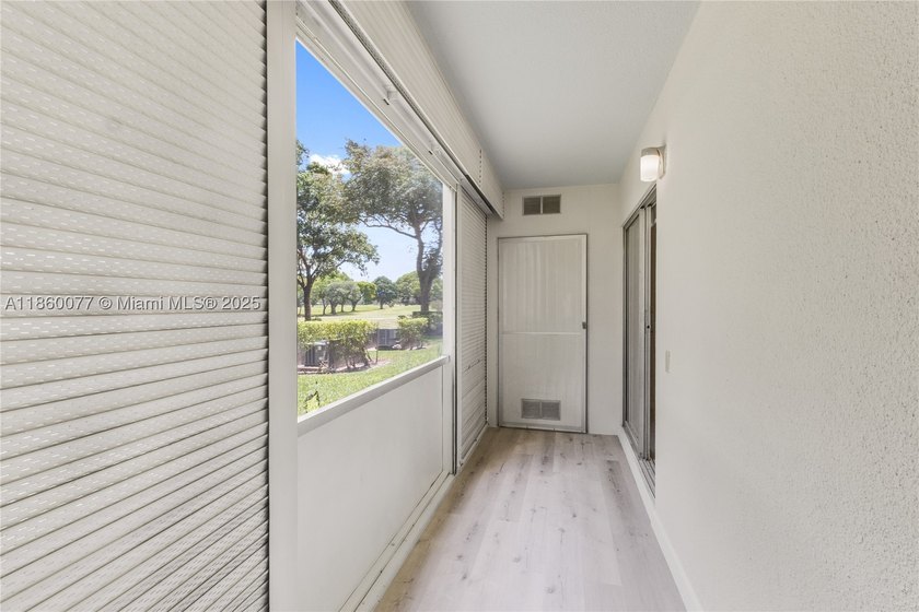 !! LOCATED ON THE FIRST FLOOR ... AND WITH GOLF COURSE VIEW - photo 12