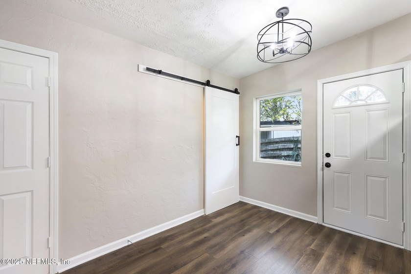 Cute Concrete Block 3BR/1BA home. Remodeled 3 years ago w/new - photo 17