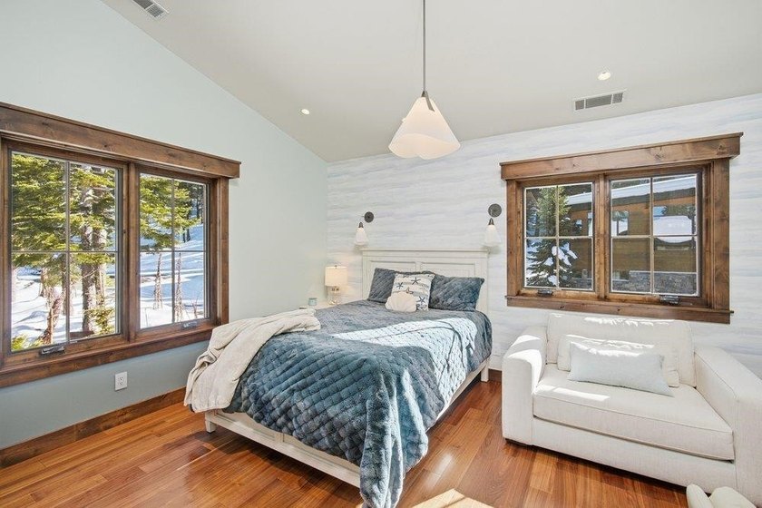 A striking blend of modern mountain architecture and refined - photo 19