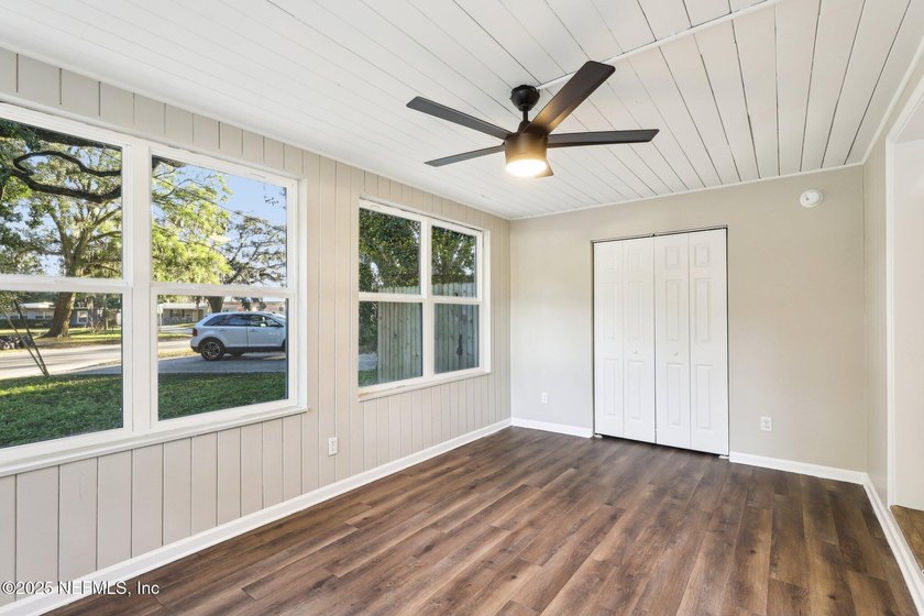 Cute Concrete Block 3BR/1BA home. Remodeled 3 years ago w/new - photo 20