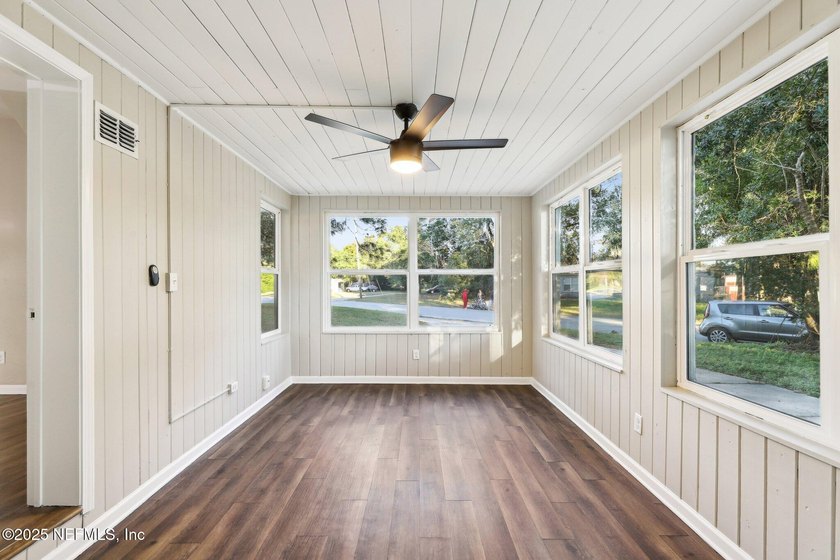 Cute Concrete Block 3BR/1BA home. Remodeled 3 years ago w/new - photo 21