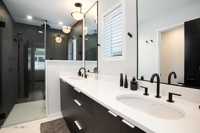 Perfectly positioned in the heart of Wrightsville Beach, 8 E - photo 24