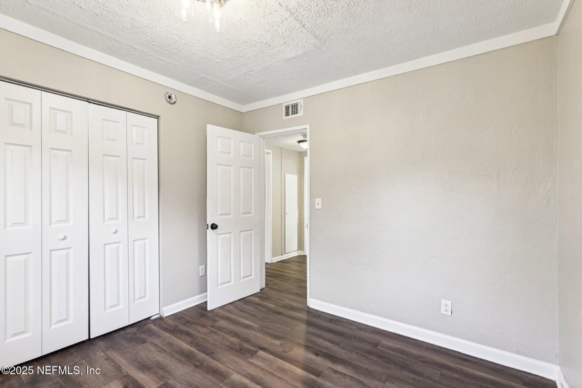 Cute Concrete Block 3BR/1BA home. Remodeled 3 years ago w/new - photo 29