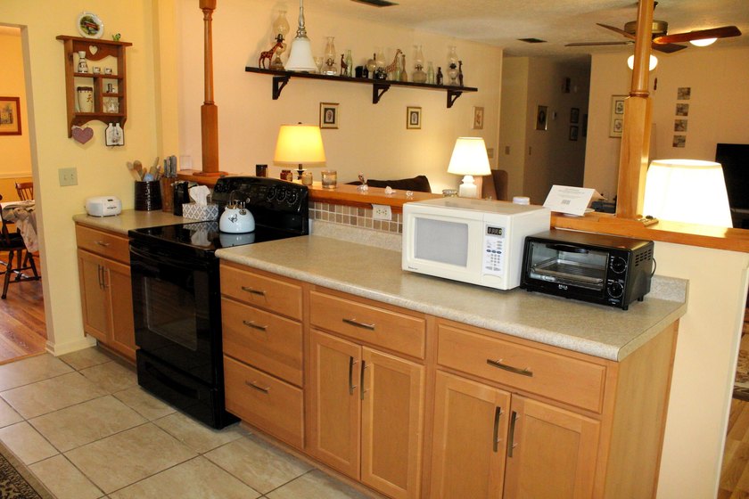 Welcome to this beautifully maintained all-brick ranch-style - photo 3