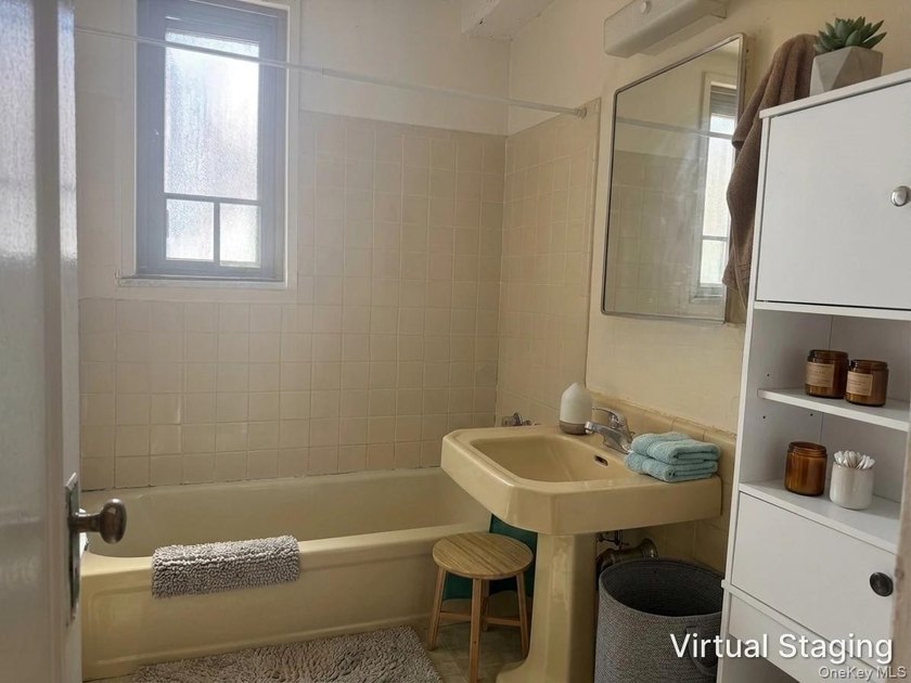 NEW PRICE! Spacious 1-bedroom condominium in the heart of - photo 5
