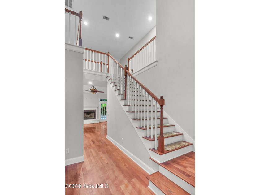 This wonderful open floor plan 3/2/1 has an awesome bonus room - photo 4
