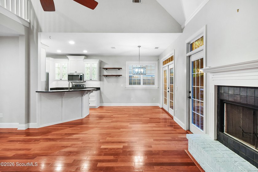 This wonderful open floor plan 3/2/1 has an awesome bonus room - photo 9
