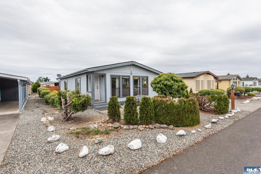Welcome to West Alder Estates! This well-maintained 2-bedroom - photo 2