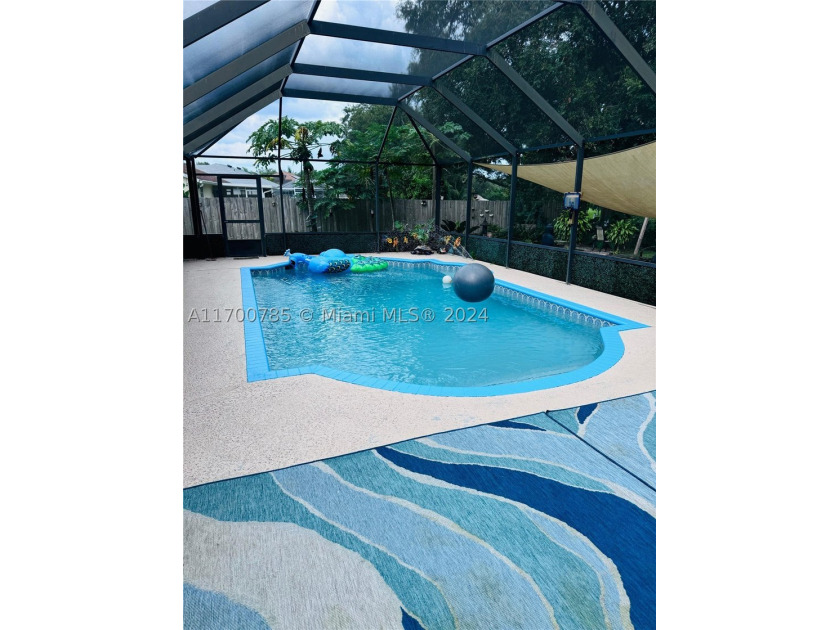OCEAN ACCESS on large private lot , 4 beds, 3 full baths, 3 car - photo 7