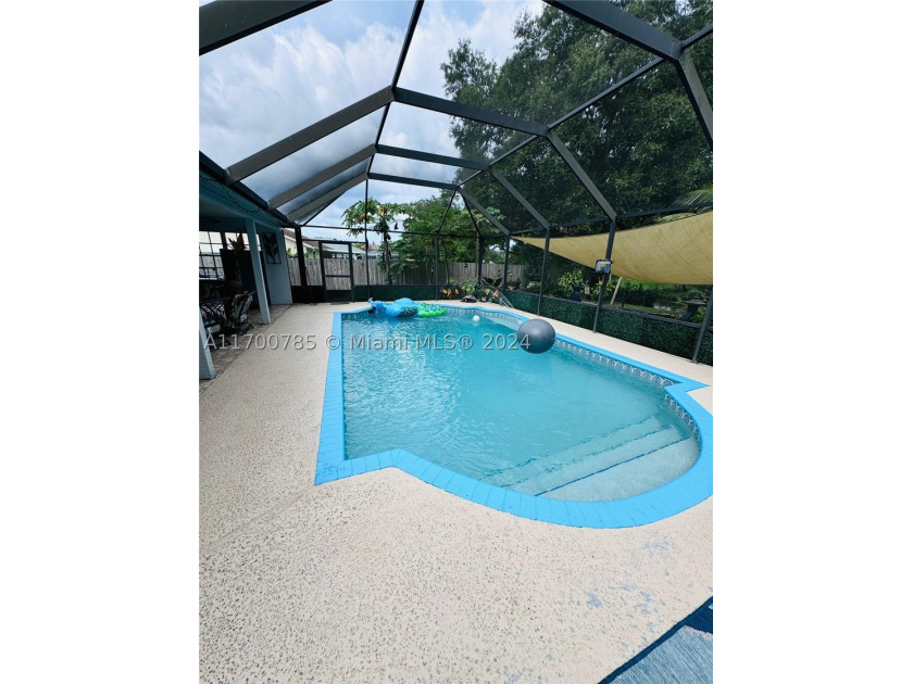 OCEAN ACCESS on large private lot , 4 beds, 3 full baths, 3 car - photo 8